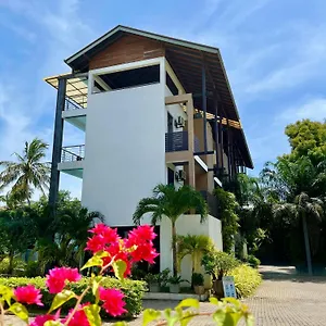 https://olanro-hotel.kandyhotelsnow.com